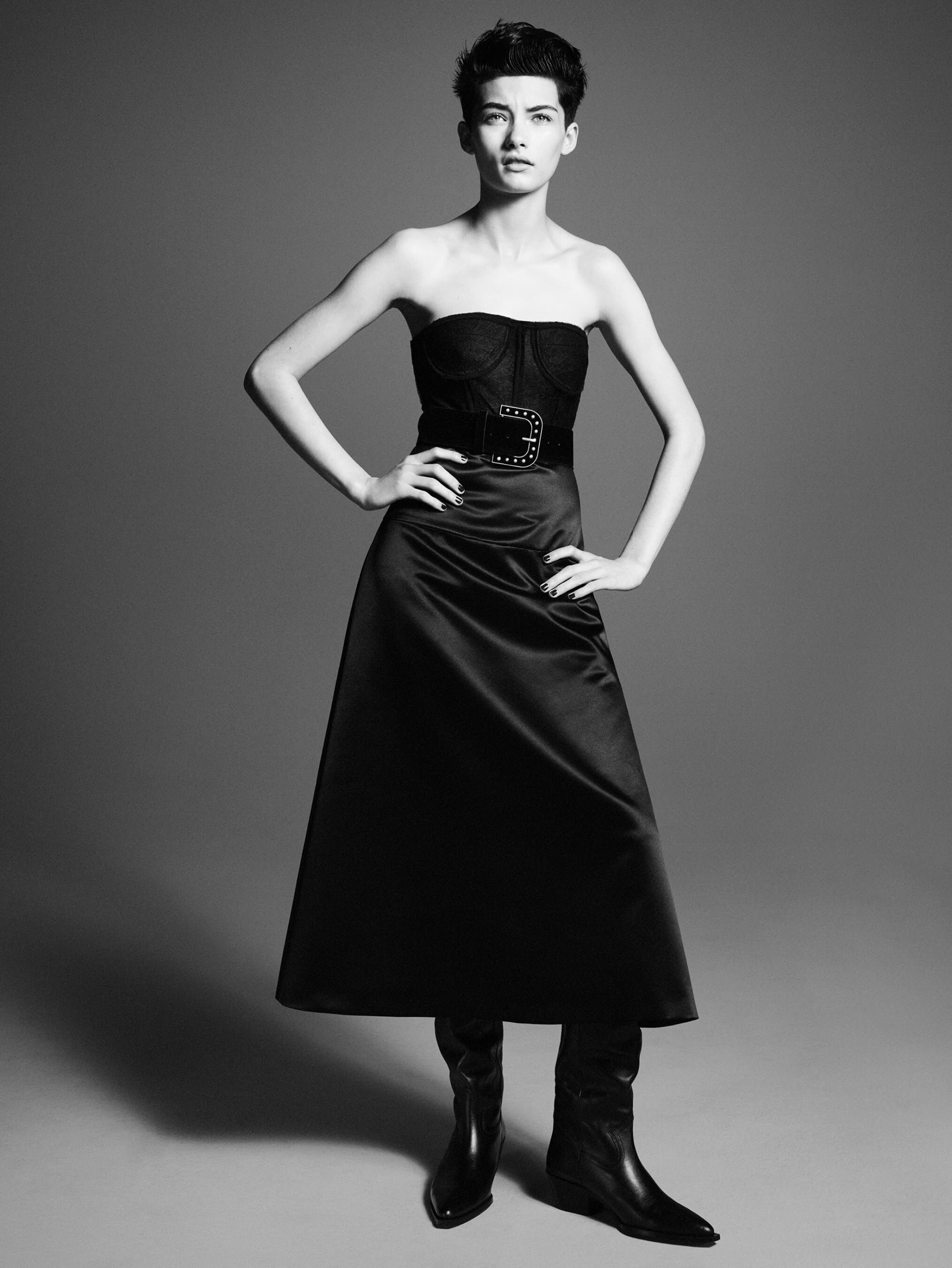 Modelo 2 de la colección 'Black Dress Collection' | Foto: David Sims para Zara