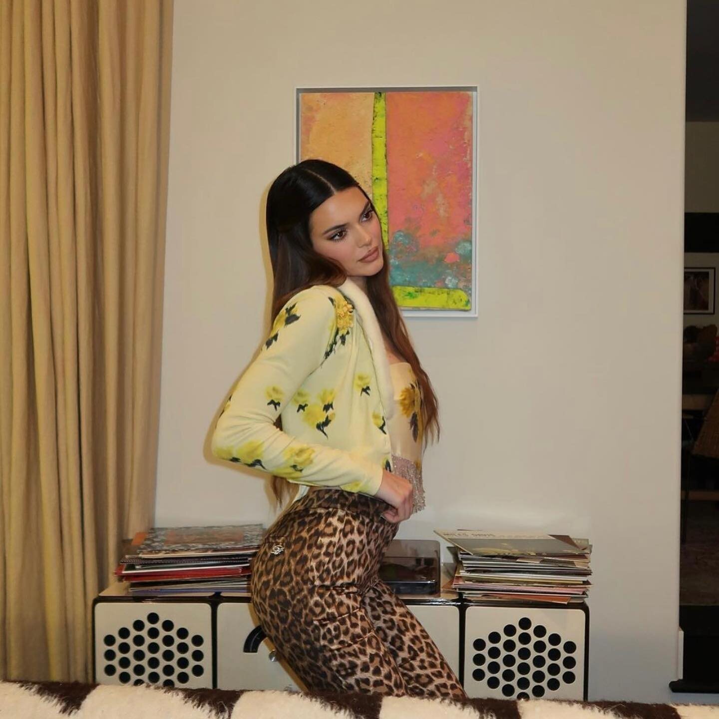 Kendall Jenner con un look de su primera colección | Foto: Instagram