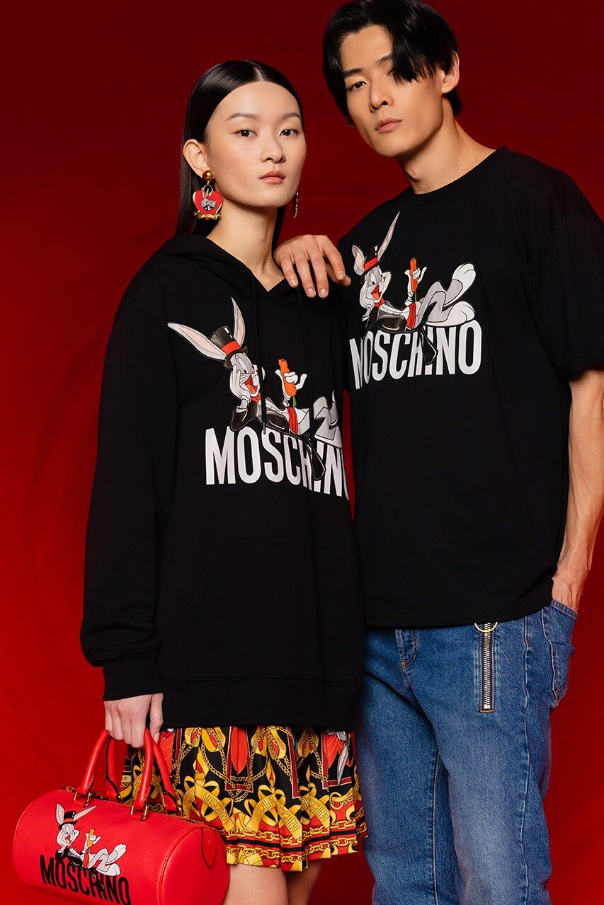 La colección de Moschino por el Nuevo Año chino también tiene otras prendas de ropa | Foto: Moschino