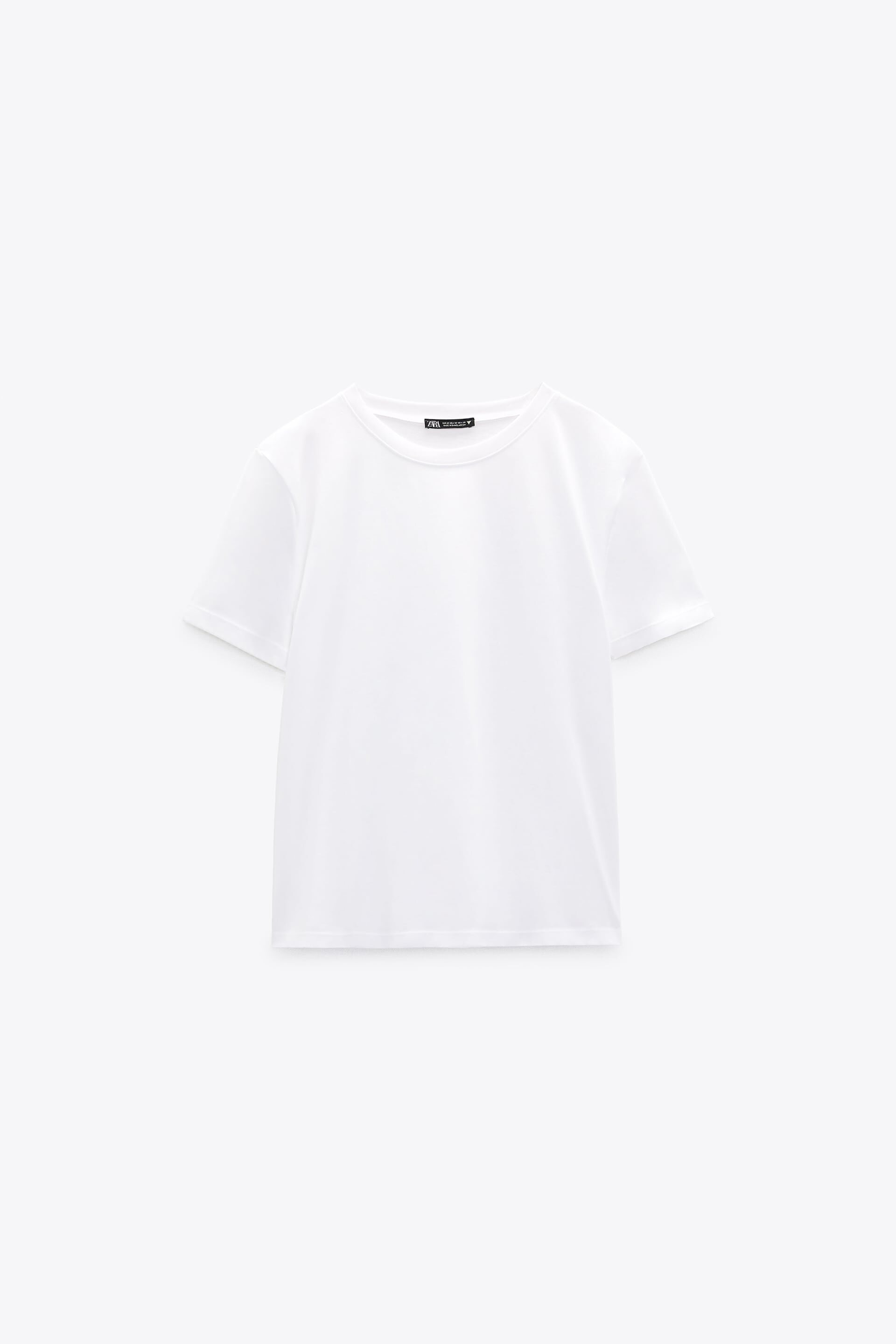 Camiseta blanca básica de algodón: 5,95€ | Foto: Zara