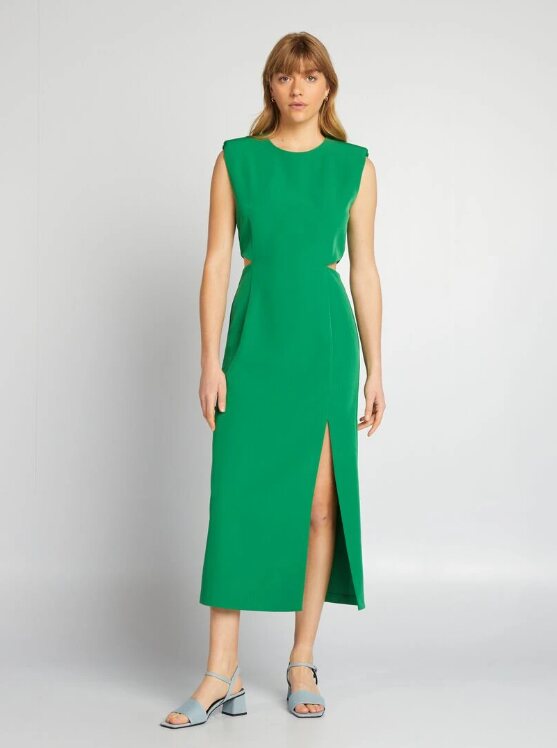 Vestido largo con aberturas, en verde, de Kiabi. PVP: 25€ | Foto: Cortesía de Kiabi