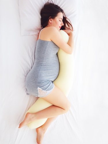 A las mujeres embarazadas se les recomienda el uso de sujetador nocturno