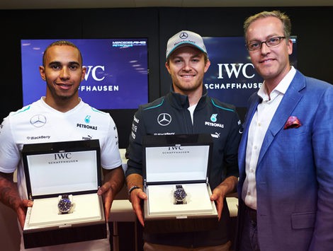 Hamilton y Rosberg con los relojes de IWC Schaffhasen