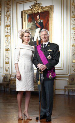Look de la Reina de Bélgica en su foto oficial