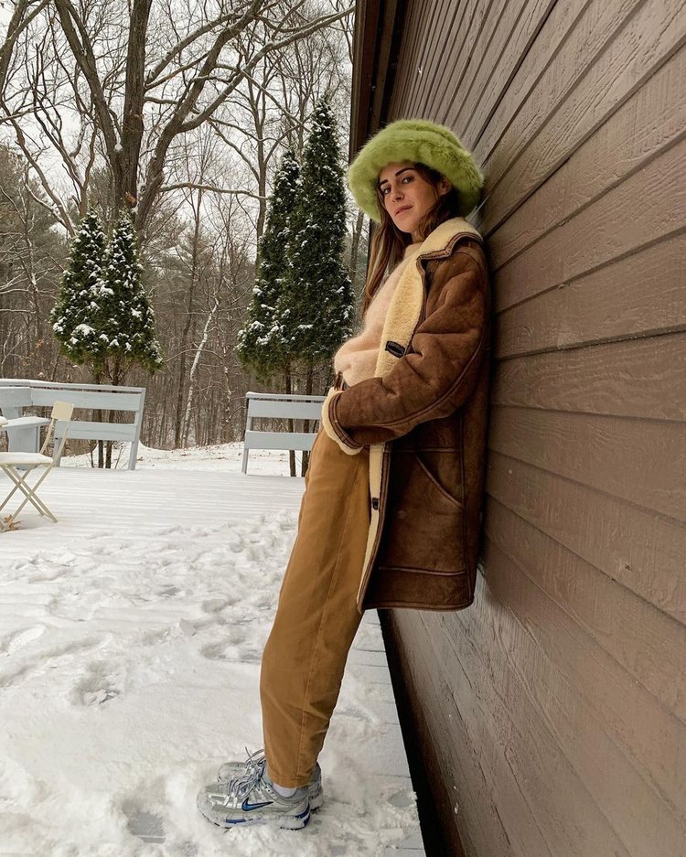 Evita calzado que deje pasar mucho el frío o el agua | Foto: Instagram
