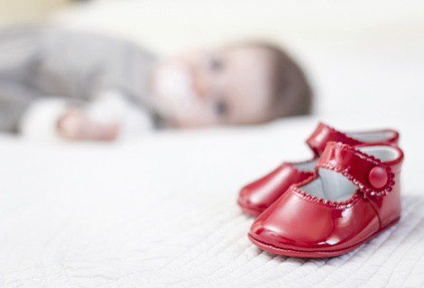 No es recomendable heredar el calzado de bebé