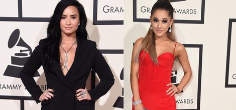 Demi Lovato y Ariana Grande en la alfombra roja de los Premios grammy 2016