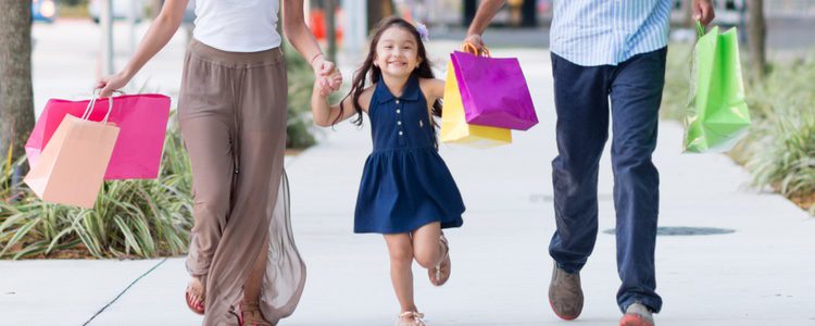 Debes convencer a tu hija para que vaya de compras