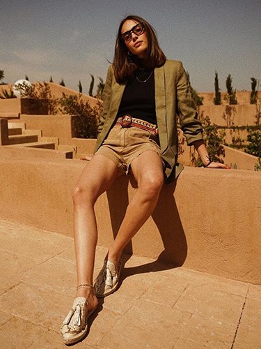 La influencer Ana Moya lleva un look de explorador en su viaje a Marruecos