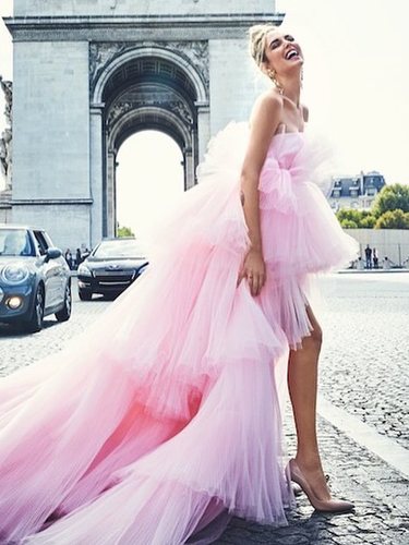 Chiara Ferragni con el vestido de Giambatista Valli por París