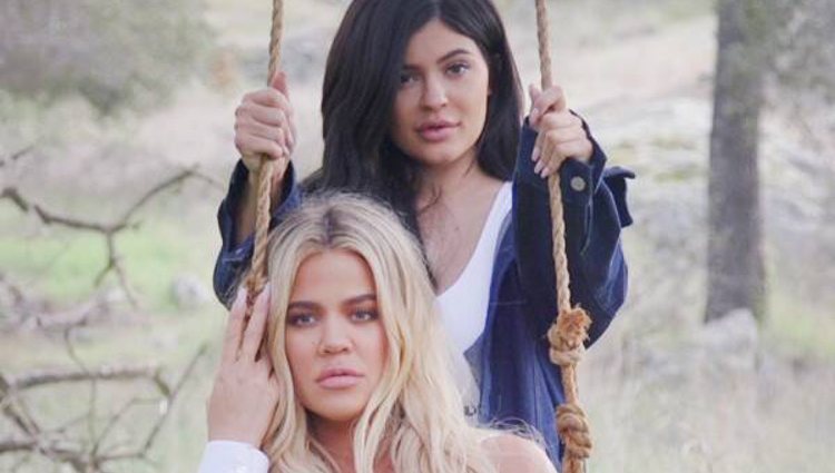 Khloé Kardashian y Kylie Jenner juntas en la campaña de Calvin Klein