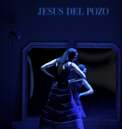 Jesús del Pozo se despide en Cibeles con su colección para la primavera de 2012