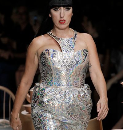 Rossy de Palma, estrella invitada en el desfile de Manish Arora en la Semana de la Moda de París