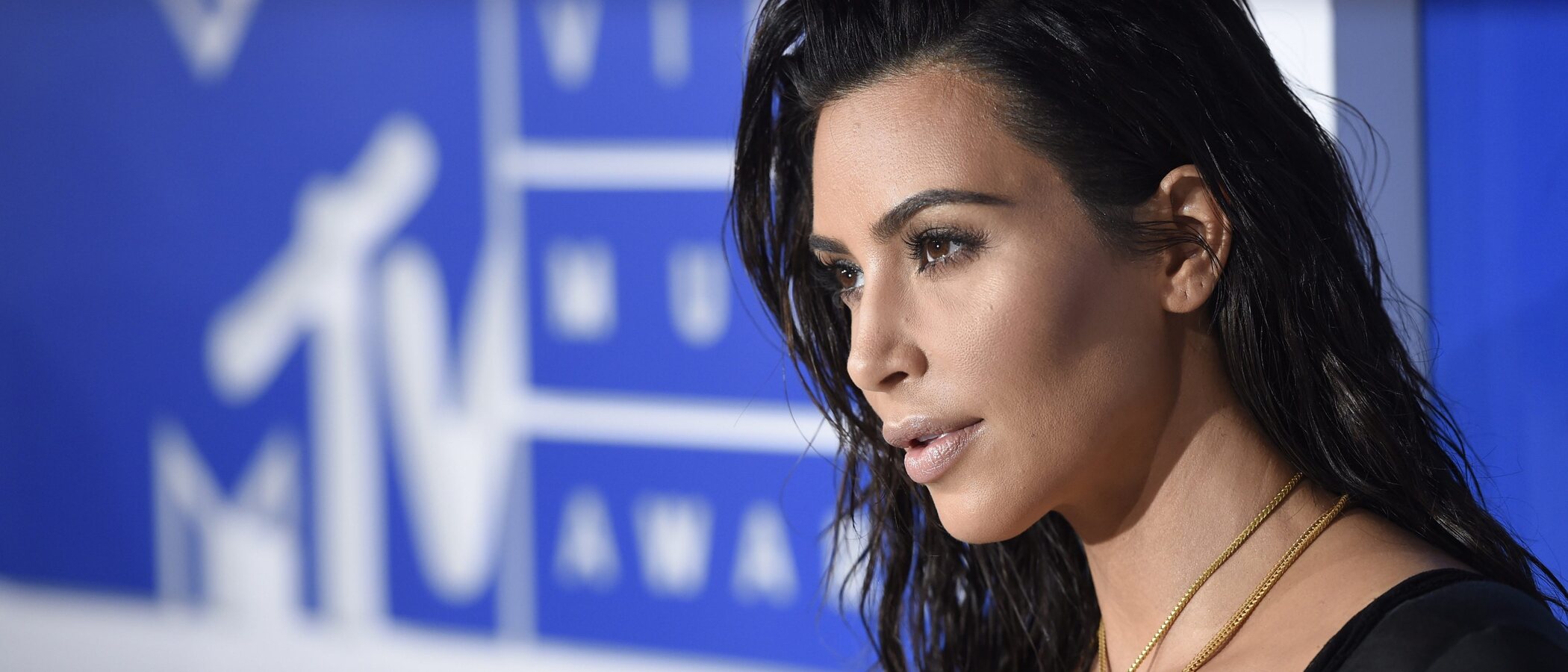 Kim Kardashian desafía a la Iglesia Católica con su look para visitar al Vaticano