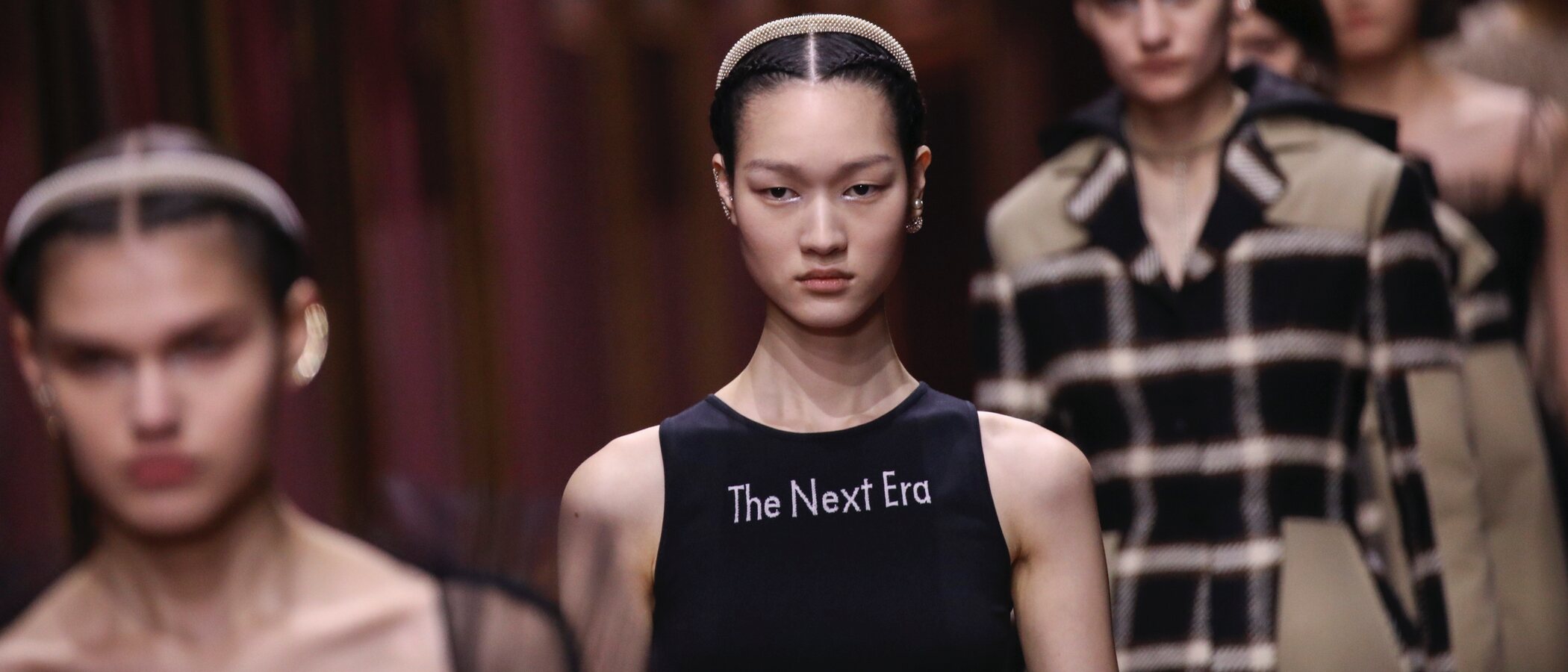 Paris Fashion Week: El clasicismo de Dior también cae rendido a la tendencia Y2K