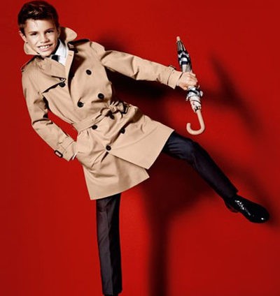 Romeo Beckham aterriza en el mundo de la moda como imagen de Burberry para primavera 2013