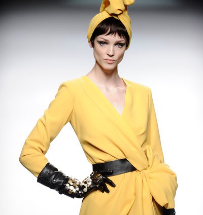 María Barros propone un otoño/invierno 2013/2014 en color amarillo en Madrid Fashion Week