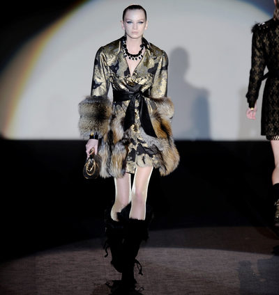 Las pieles y lo metalizado, las apuestas de Roberto Verino en Madrid Fashion Week otoño/invierno 2013/2014