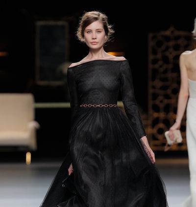Juanjo Oliva apuesta por los vestidos para el otoño/invierno 2013/2014 en Madrid Fashion Week