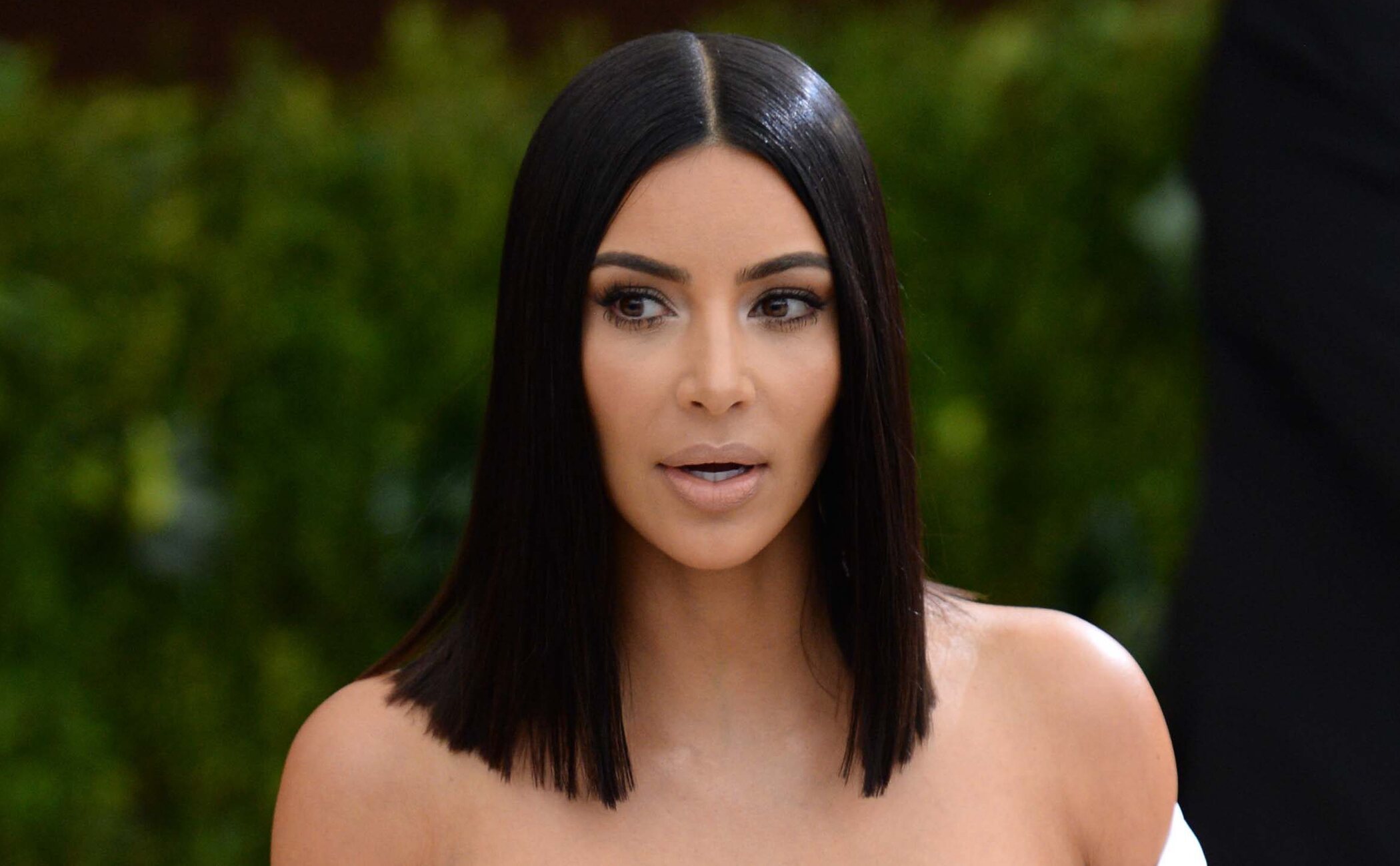 Kim Kardashian estrena la Cruz de Attallah, el collar de Lady Di que compró en una subasta