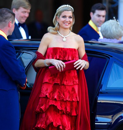 Máxima de Holanda apostó en la despedida de la Reina Beatriz por el vestido de Valentino que lució en Londres en 2008
