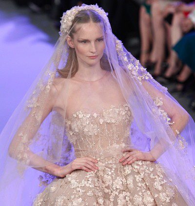 Los vestidos joya de Elie Saab deslumbran en la Semana de la Alta Costura de París