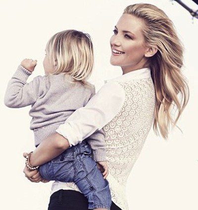 Kate Hudson posa junto a sus hijos para la nueva campaña de publicidad de Ann Taylor