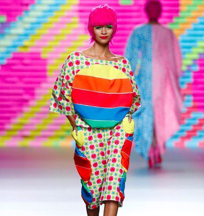 Ágatha Ruiz de la Prada trae arcoíris de colores para primavera/verano 2015 en Madrid Fashion Week