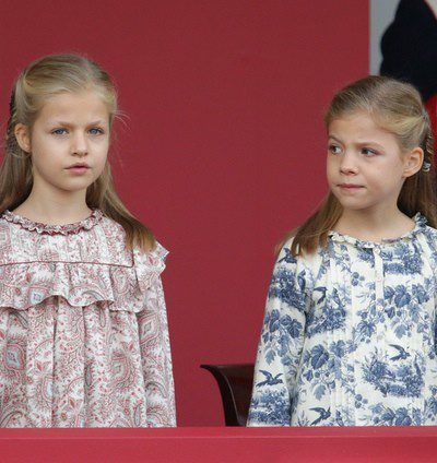 La Princesa Leonor y la Infanta Sofía visten de Nanos en el Día de la Hispanidad