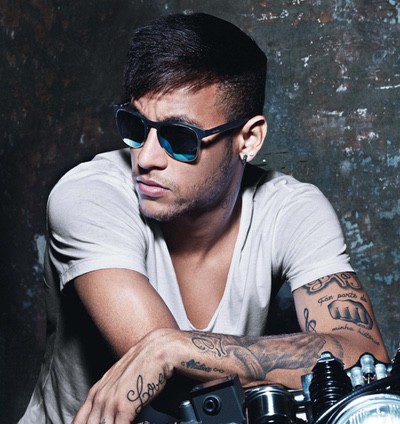 Police vuelve a confiar en Neymar para la campaña 'Eyewear 2015'