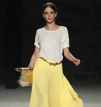 Mango muestra sus propuestas limpias y desestructuradas en la 080 Barcelona Fashion