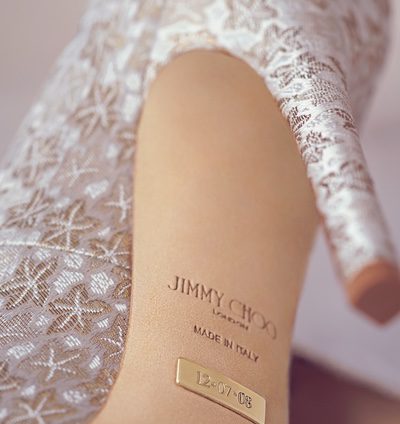 Las novias de Jimmy Choo con zapatos hechos medida y dedicatorias incluidas en su colección Bridal 2016