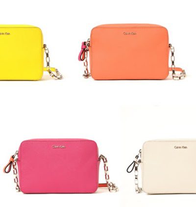 El 'it bag' de Calvin Klein viene a tamaño reducido y con mucho colorido para verano 2016