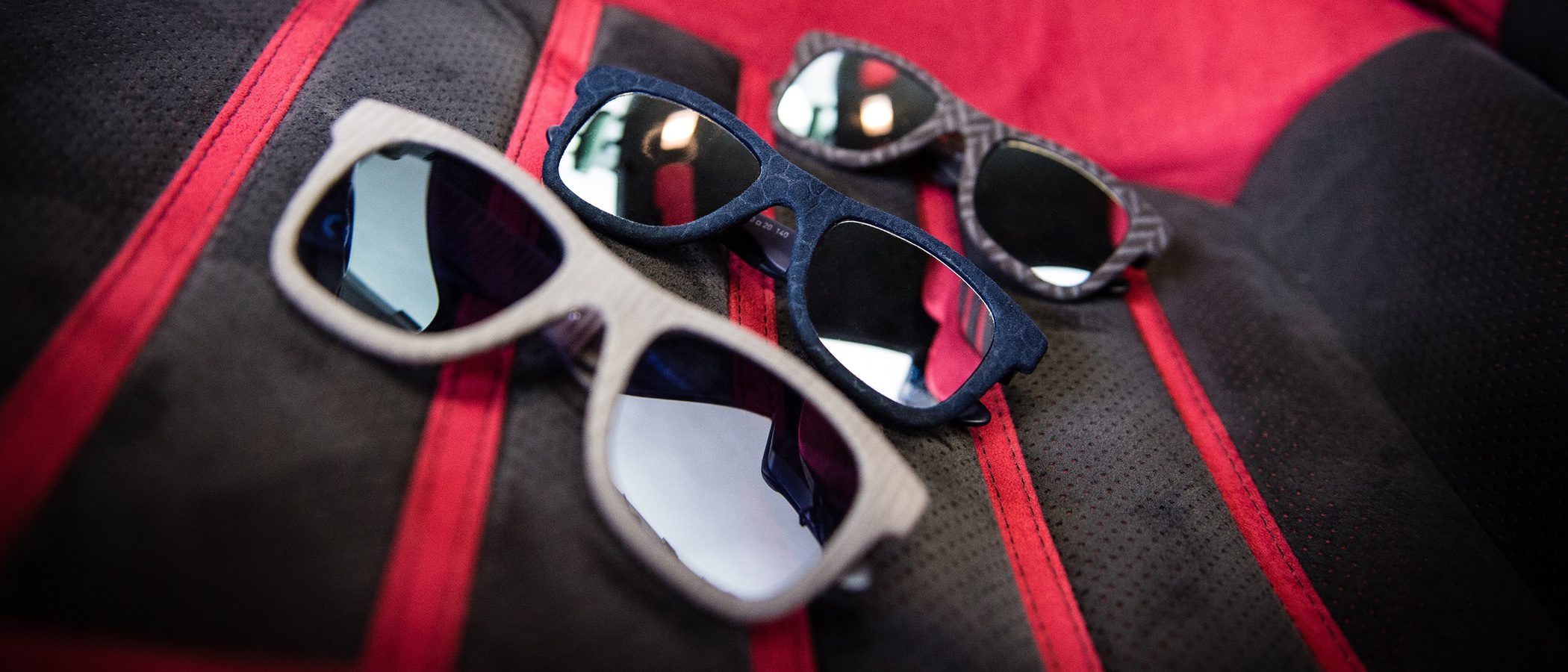 Fusión de verano: Italia Independent se alinea con Alcántara para lanza una colección de gafas de sol