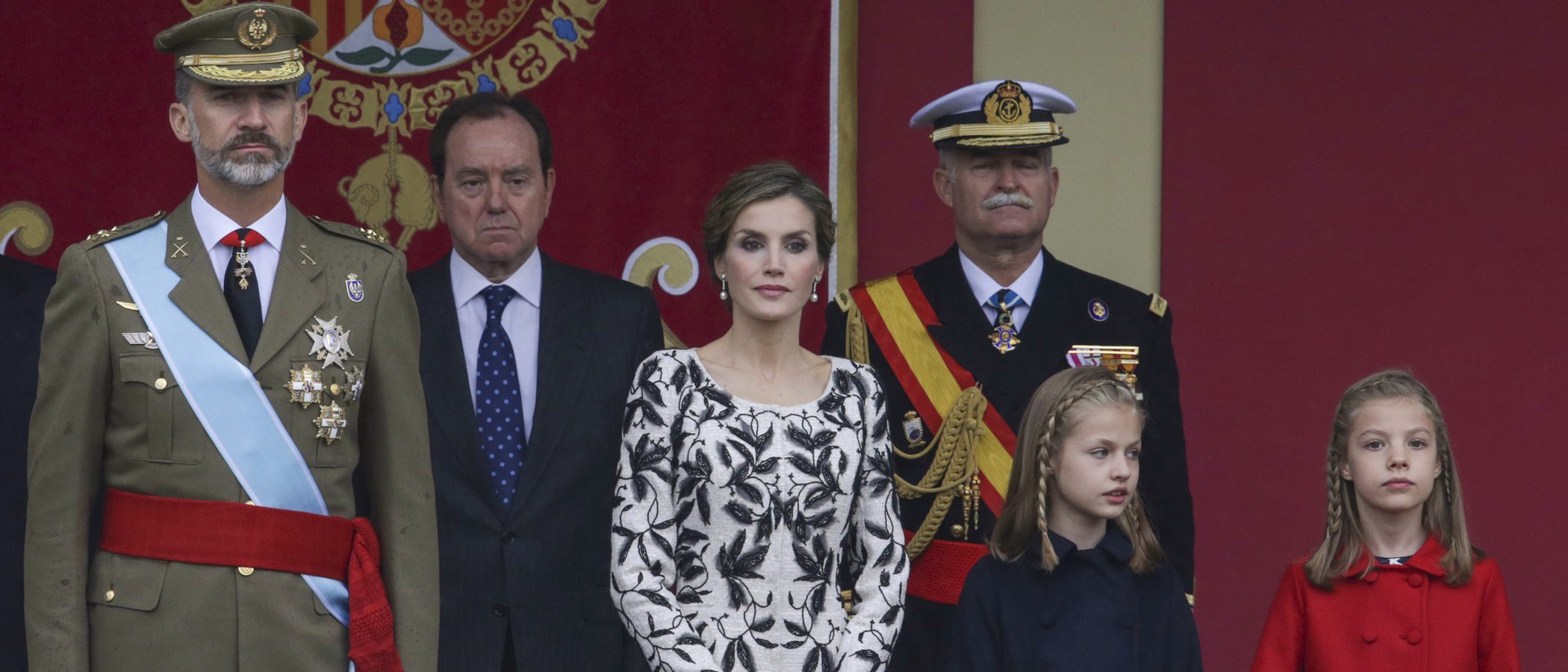 El estilo otoñal de la Reina Letizia en el Día de la Hispanidad 2016
