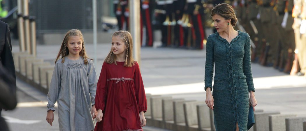 La Reina Letizia repite look de Felipe Varela en la Apertura de la XII Legislatura