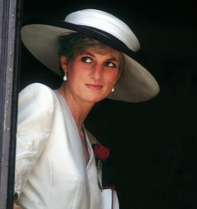 El glamour de Lady Di ya está expuesto en el Palacio de Kensington