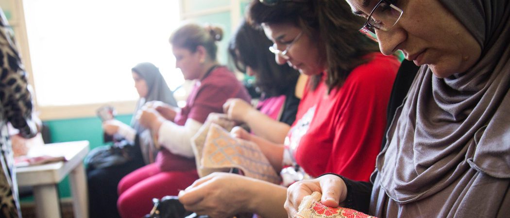 Gioseppo lanza una colección solidaria de sandalias para ayudar a mujeres refugiadas de Siria