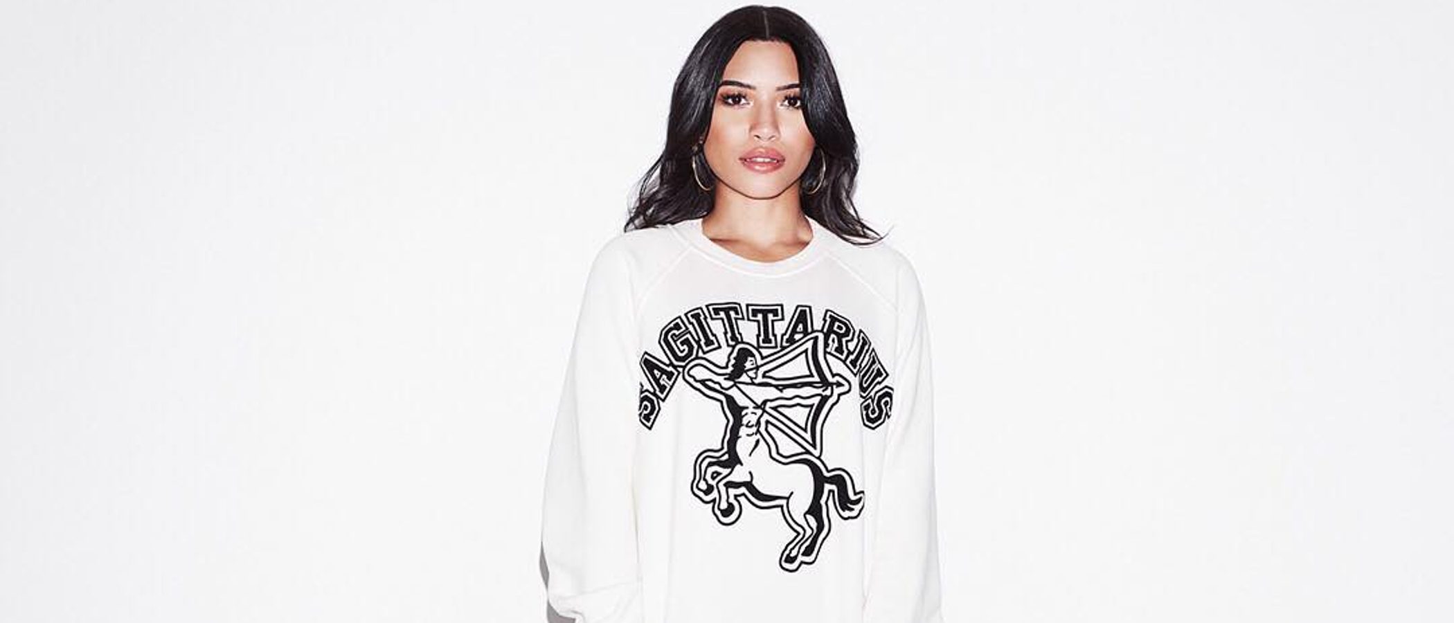 Khloe Kardashian lanza una gama de sudaderas astrales con su firma Good American