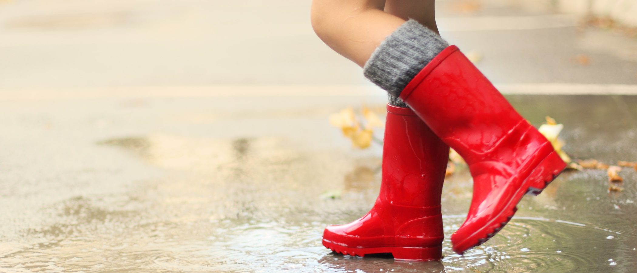 5 trucos para lucir las botas de agua con estilo