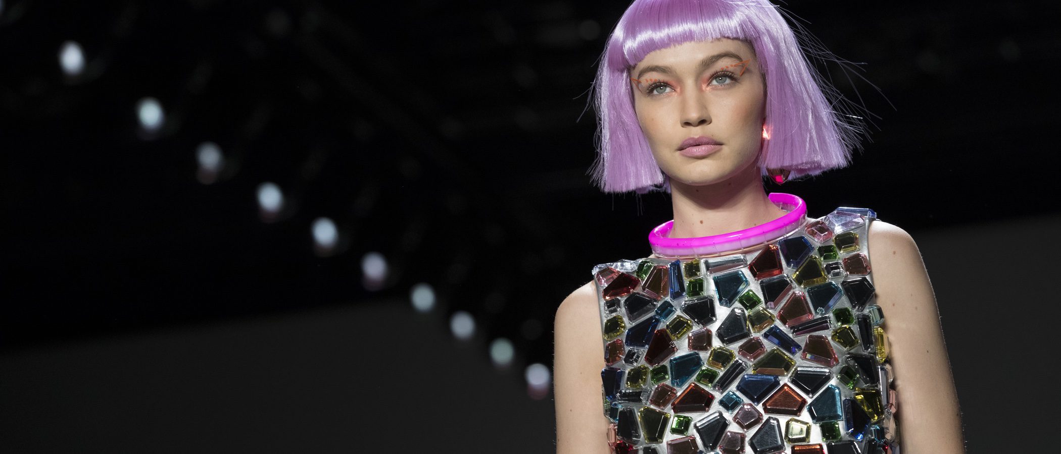Jeremy Scott presenta la colección otoño 2018 más futurista en la Nueva York Fashion Week