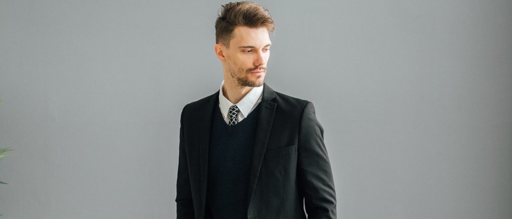 Cómo lucir un traje sin pasar calor: Guía masculina