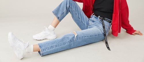 Levi's diseña unos cómodos jeans de talle extra alto