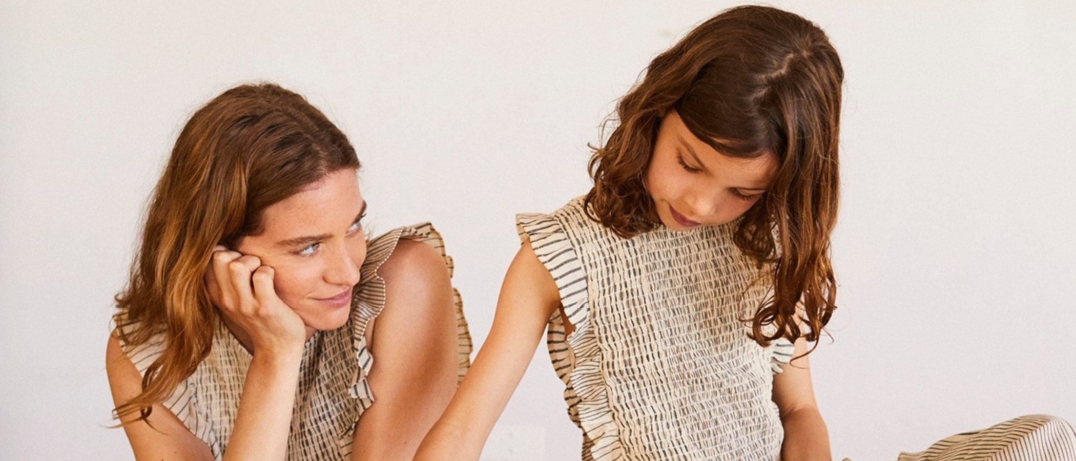 'Mini me': Mango lanza su nueva colección en un acercamiento 'matching outfit' para madres e hijas