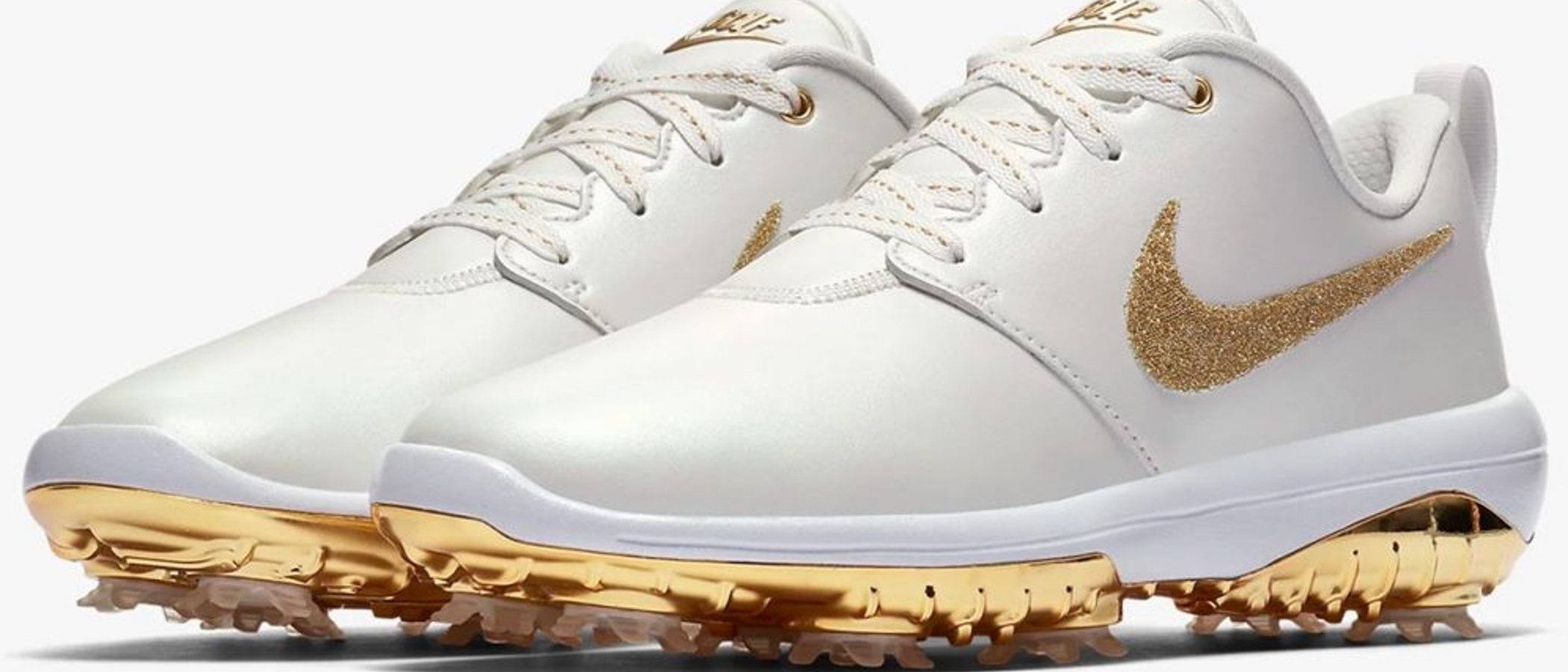 Zapatillas de golf cubiertas de Swarovski: lo último y más fashion de Nike