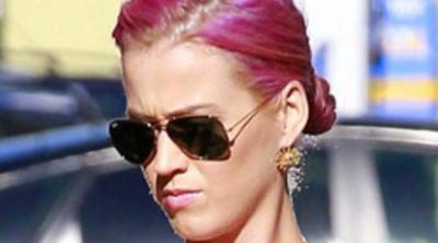 Katy Perry, la reina del tinte, nos presenta su pelo rosa