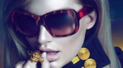 Primeras imágenes de Candice Swanepoel para Versace eyewear