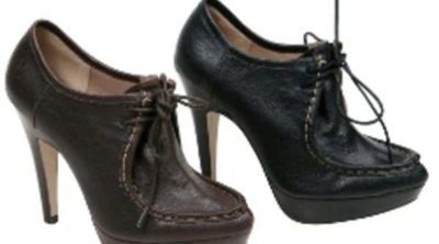Lorena Carreras propone botines y zapatos cubiertos de encaje para otoño de 2011