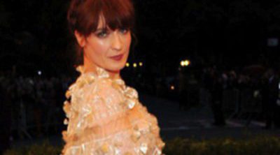 Gucci diseña de nuevo el vestuario de Florence Welch en la gira de la cantante