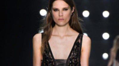 Cavalli propone prendas ligeras y vaporosas para la próxima primavera/verano 2013 en la Semana de la Moda de Milán